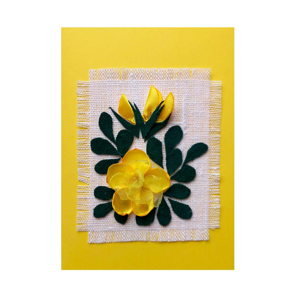 Keltainen ruusukortti
